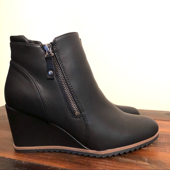 naturalizer wedge booties
